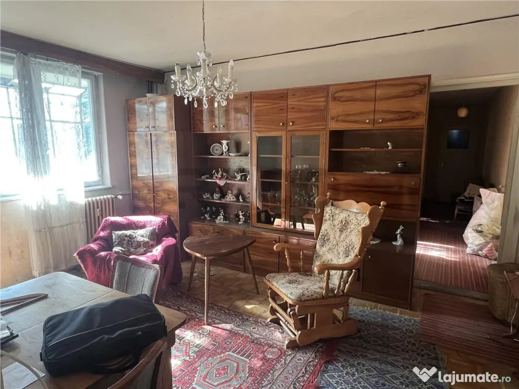 RECO Apartament 4 camere, decomandat, Zona Cantemir