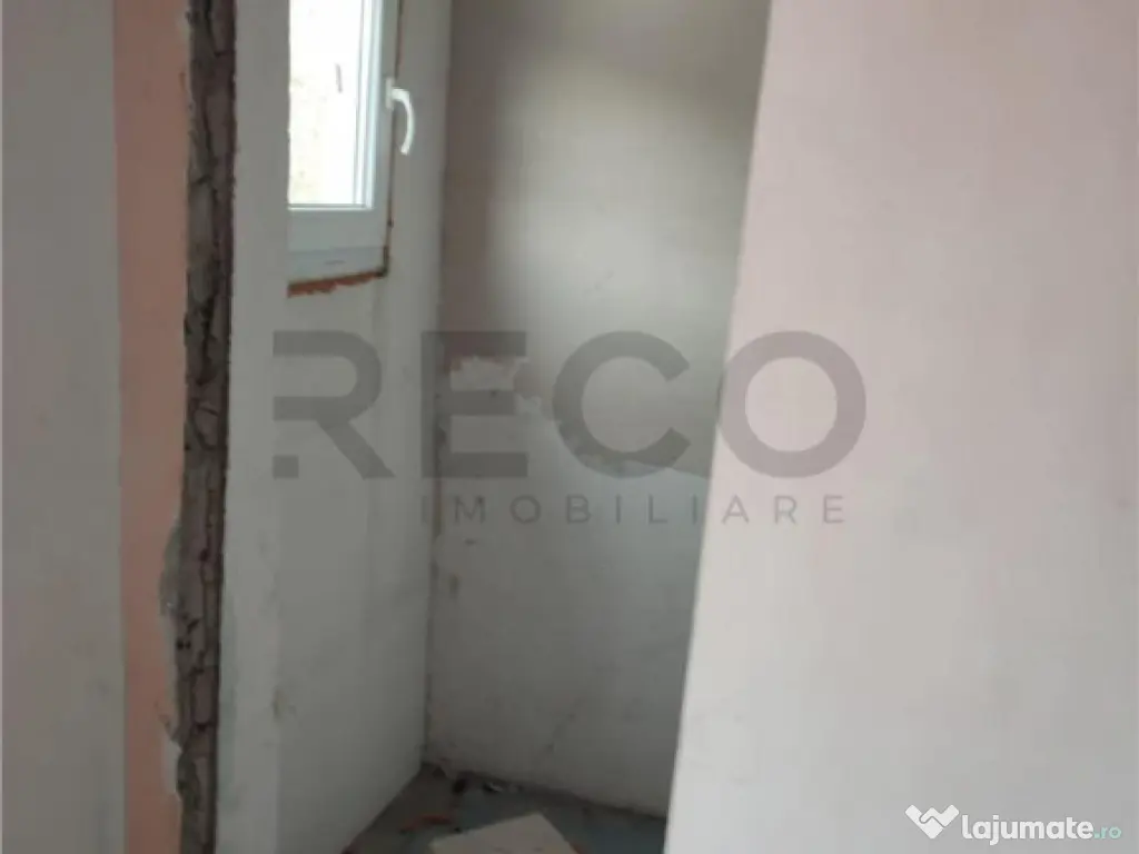 RECO Garsoniera nerenovata zona Suncuius 