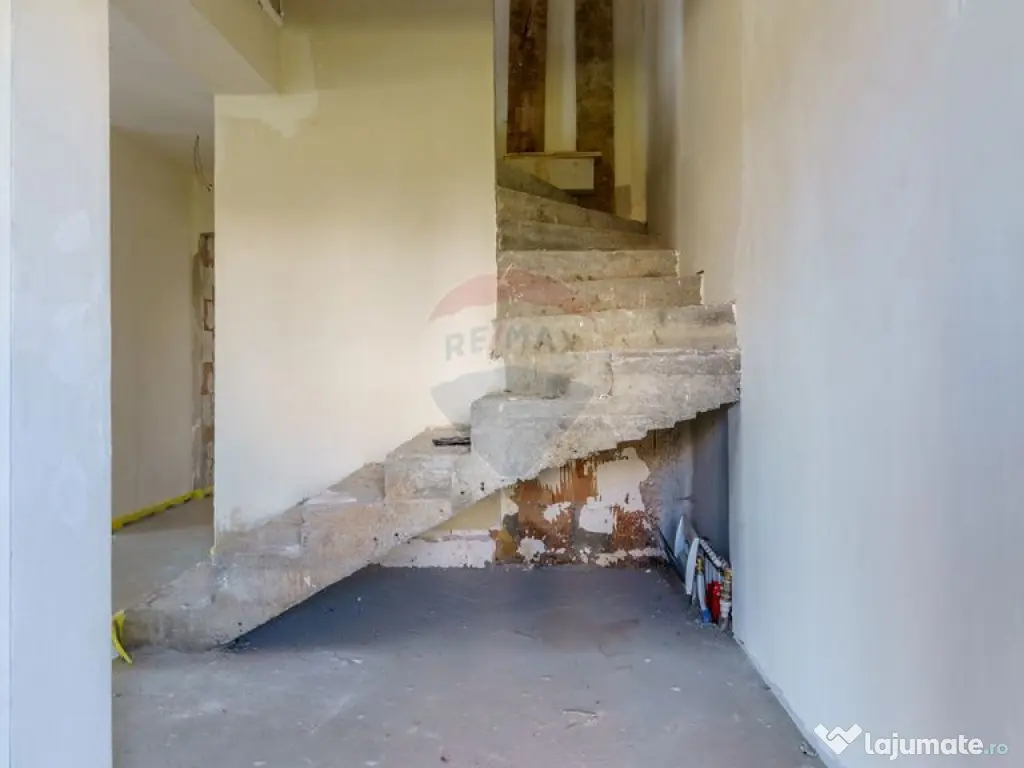 Apartament de vanzare in casa/ duplex nou, garaj, terasa 