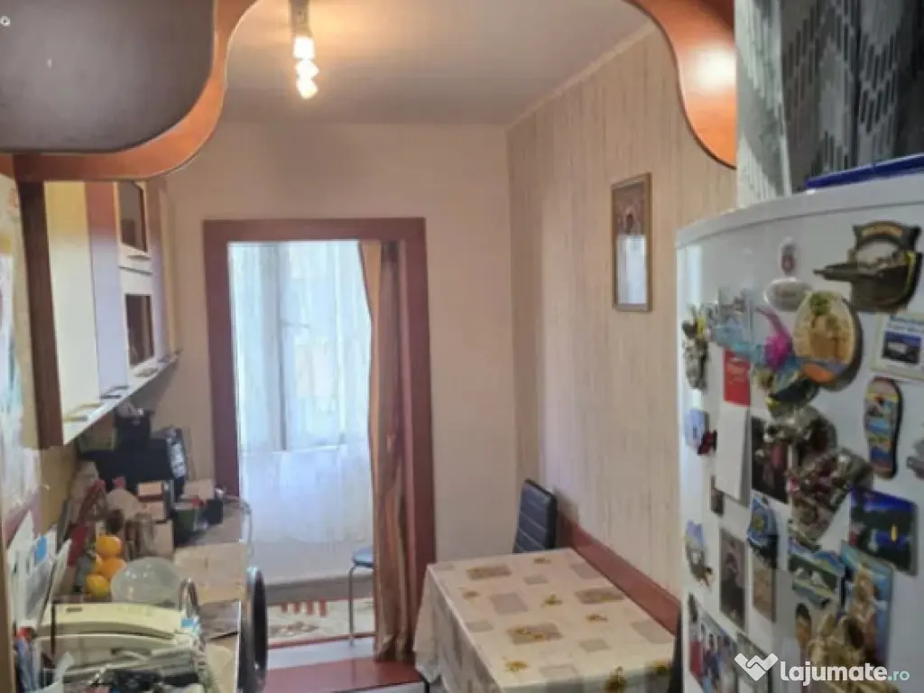 Apartament 2 camere, decomandat - zona Astra