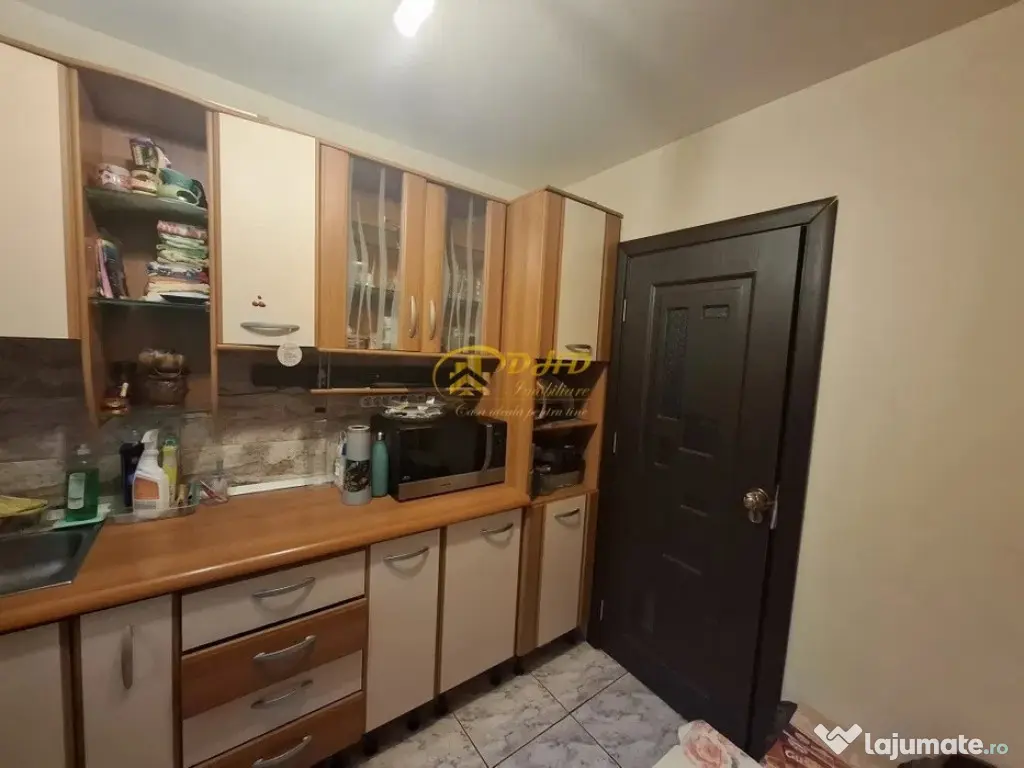 Apartament 3 camere decomandate - Podul de Piatră