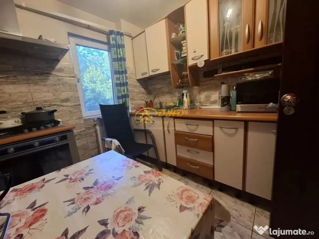 Apartament 3 camere decomandate - Podul de Piatră