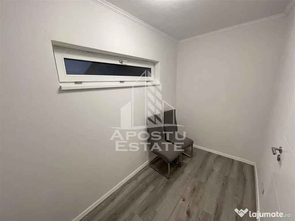 Casa cu 3 dormitoare, locuri de parcare, in Dumbravita 