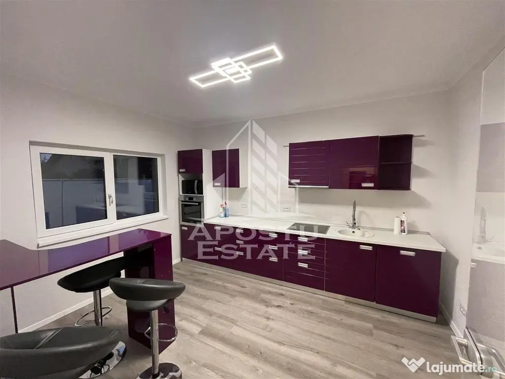 Casa cu 3 dormitoare, locuri de parcare, in Dumbravita 