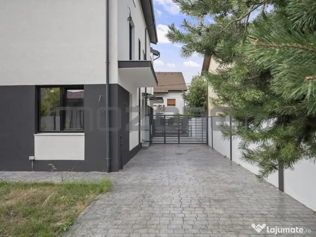 Casă spațioasă cu terasă și loc de parcare – Milit... 