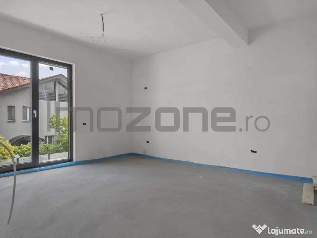 Casă spațioasă cu terasă și loc de parcare – Milit... 