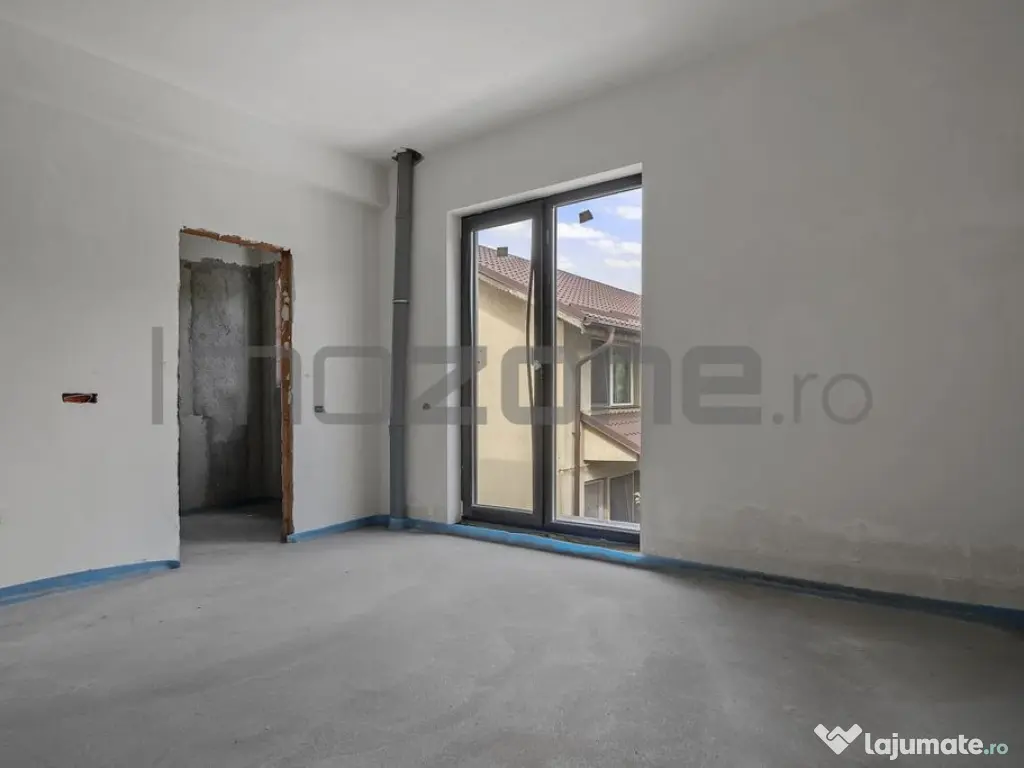 Casă spațioasă cu terasă și loc de parcare – Milit... 