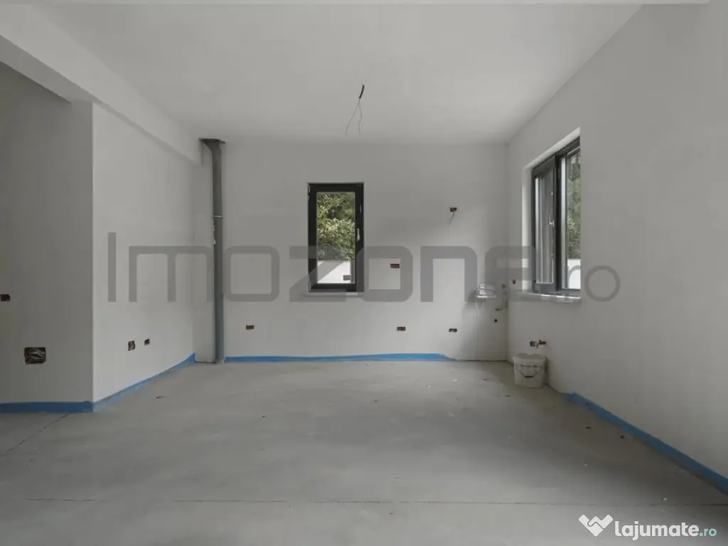 Casă spațioasă cu terasă și loc de parcare – Milit... 