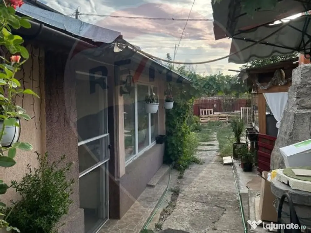 Casă / Vilă cu 6 camere de vânzare 