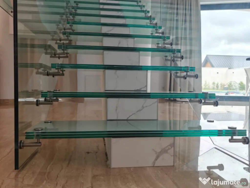 Casa lux 280mp teren 100 cartier Tineretului Sura Mica 