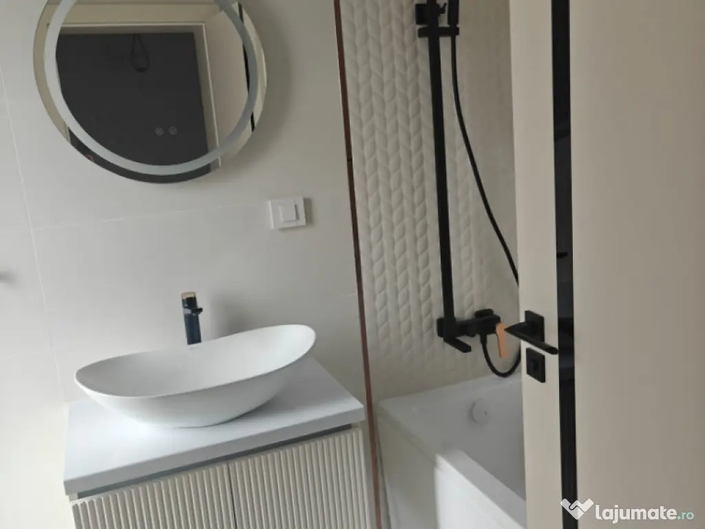 Casa lux 280mp teren 100 cartier Tineretului Sura Mica 