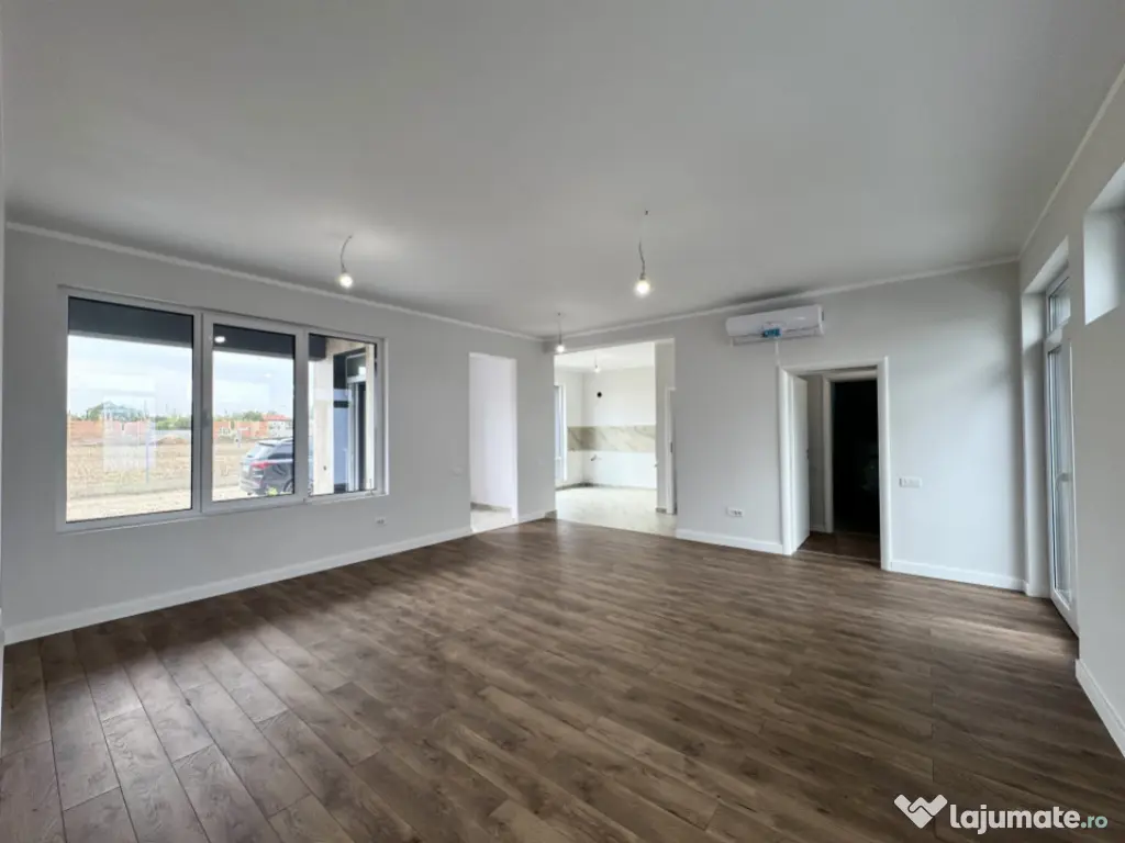 Casă individuală 4 camere, curte și acces privat-Domnesti 