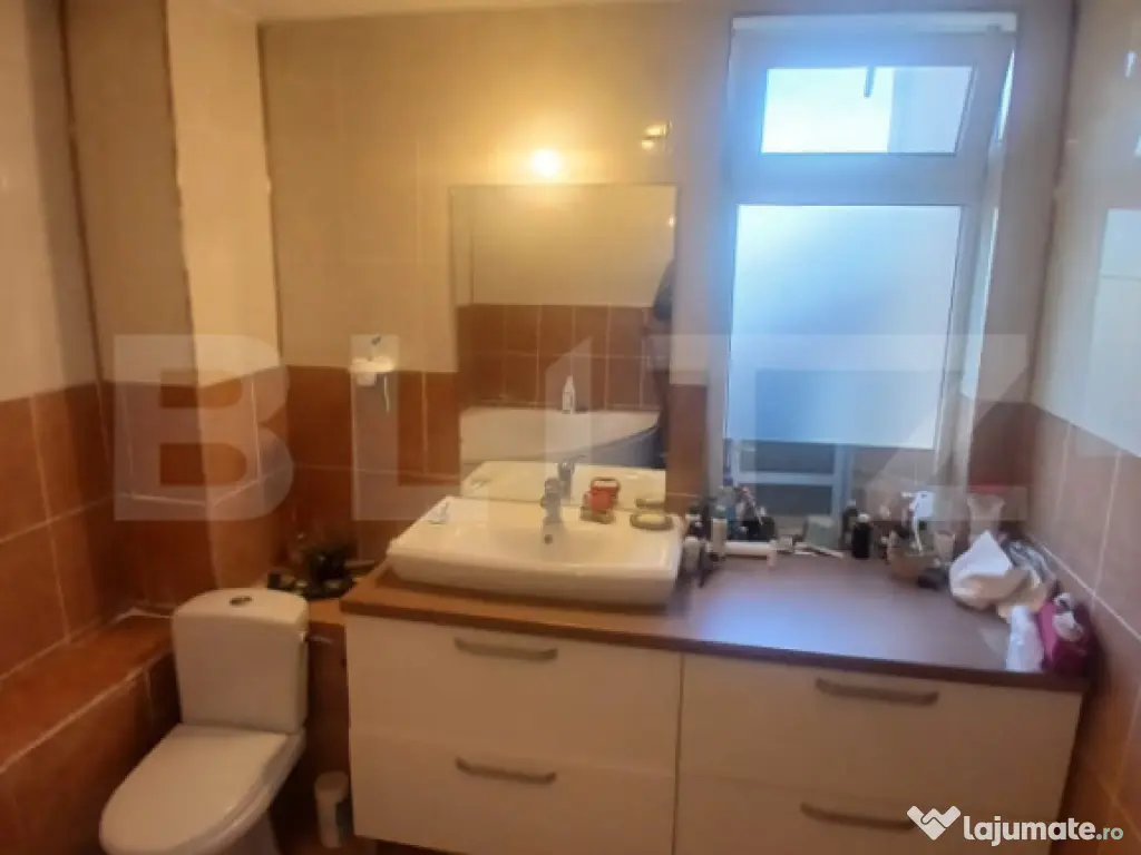 Apartament la casa 4 camere - Bucium