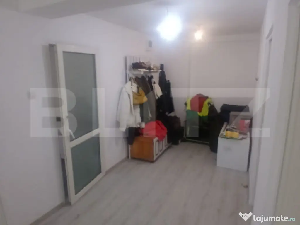 Apartament la casa 4 camere - Bucium