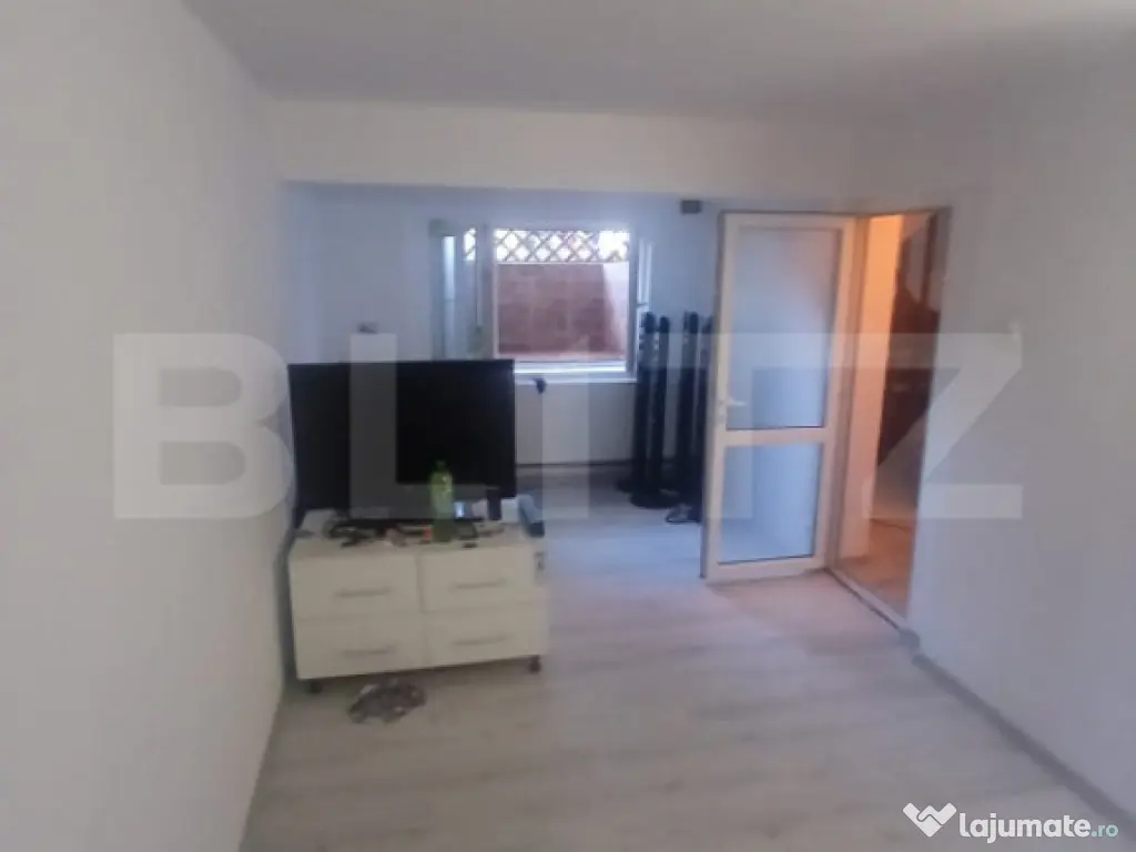 Apartament la casa 4 camere - Bucium