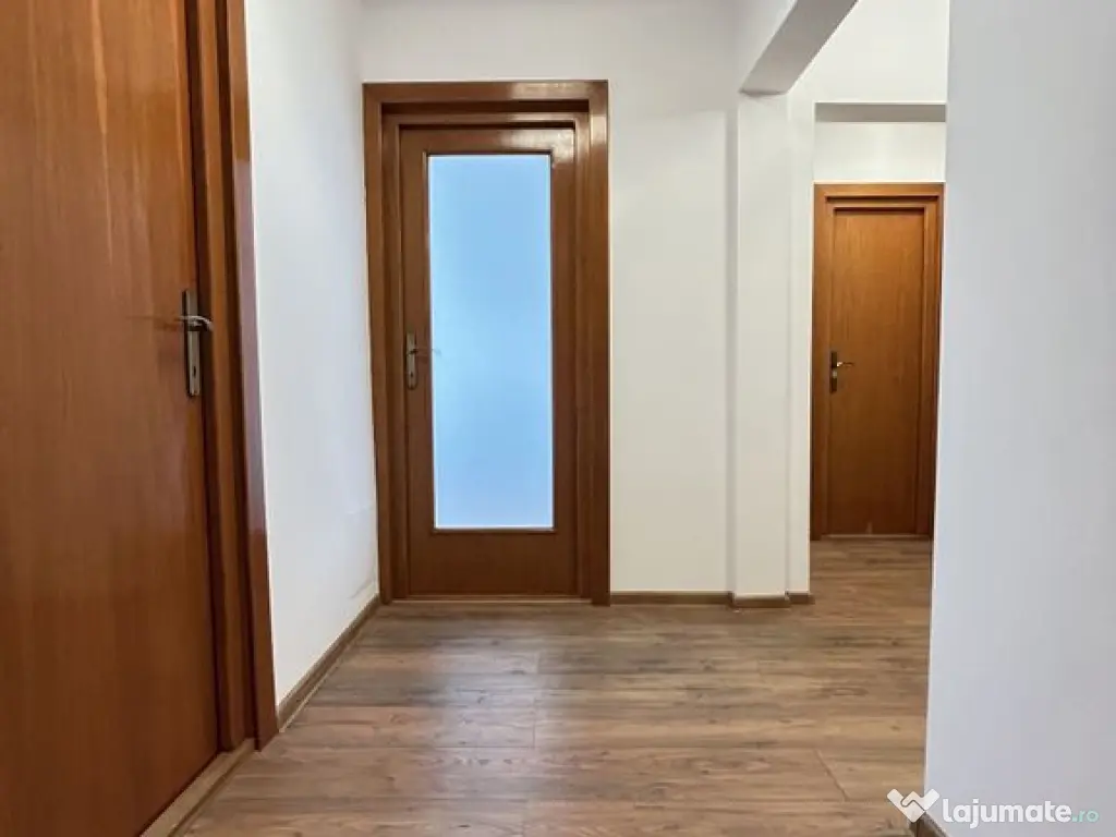 Apartament 3 camere amenajat modern centrala termica Gale...