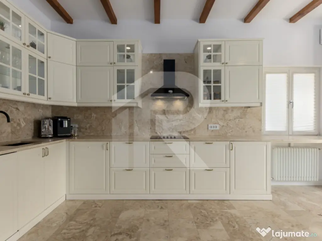 Vilă elegantă cu piscină și ieșire la Lac – Căciula? 