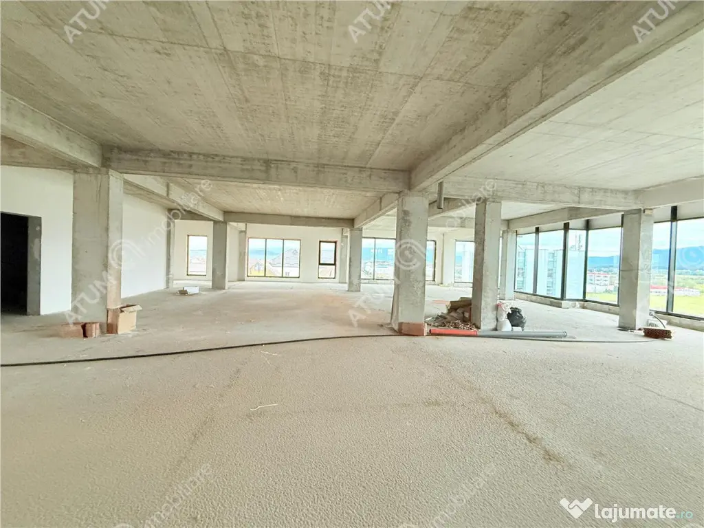 Spatiu comercial si birouri de in Sibiu zona Shopping City 
