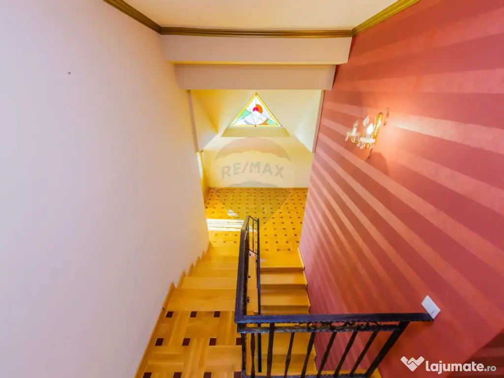 Vilă cu 5 camere de închiriat 