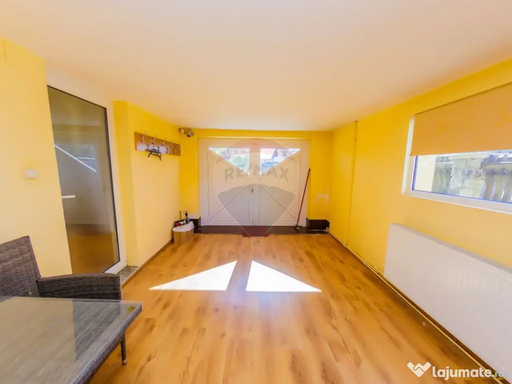 Vilă cu 5 camere de închiriat 