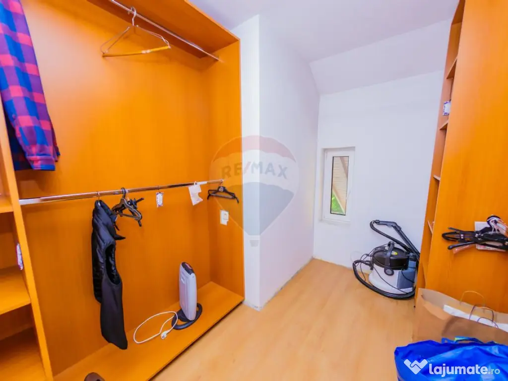 Vilă cu 5 camere de închiriat 