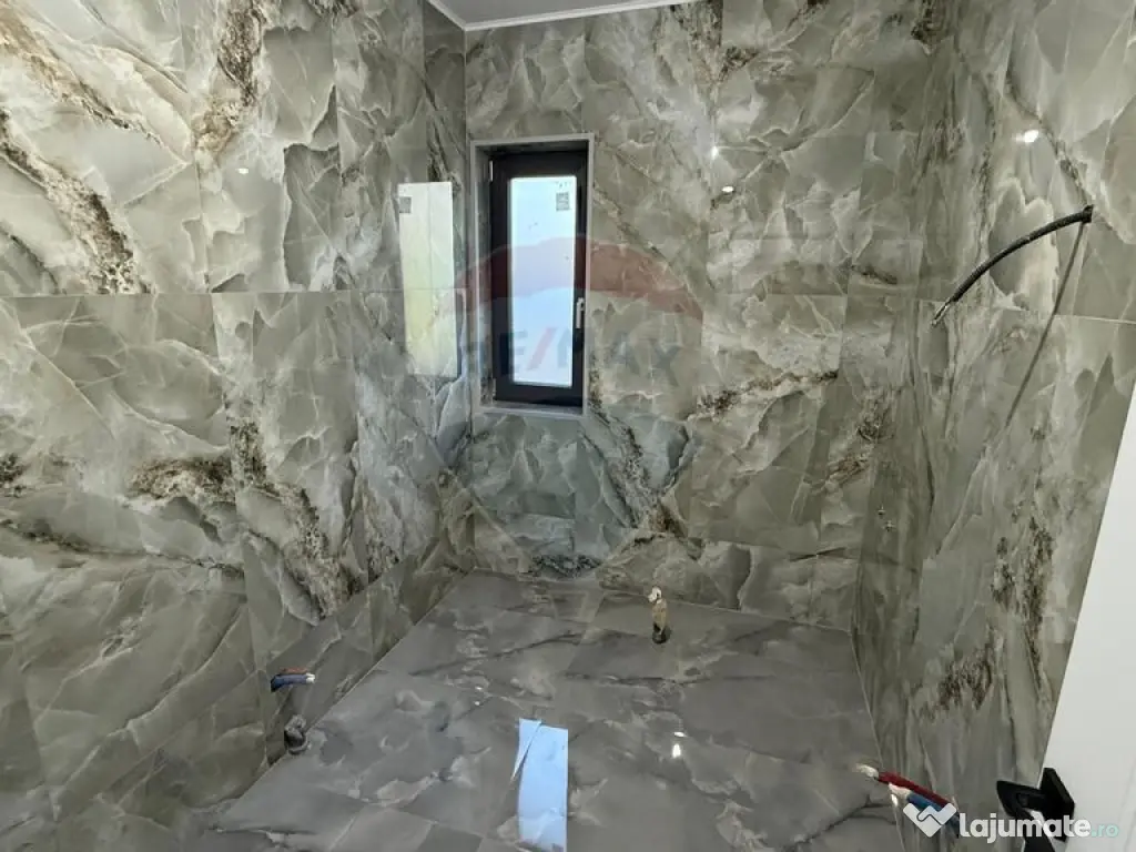 Casă / Vilă cu 4 camere strada Verde! 