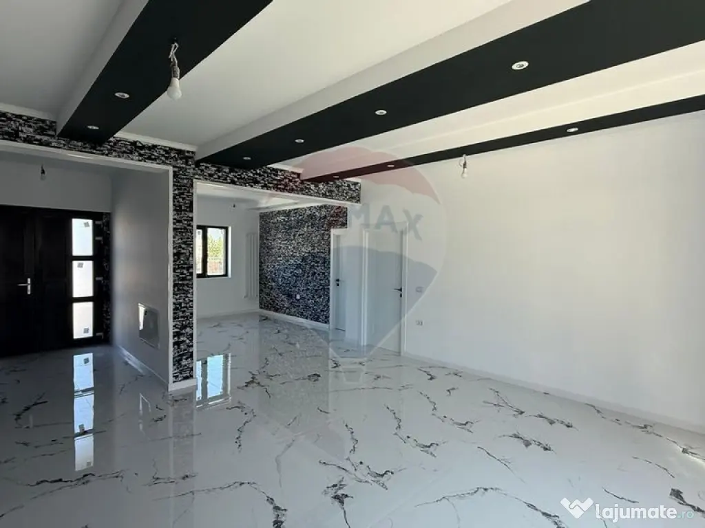 Casă / Vilă cu 4 camere strada Verde! 