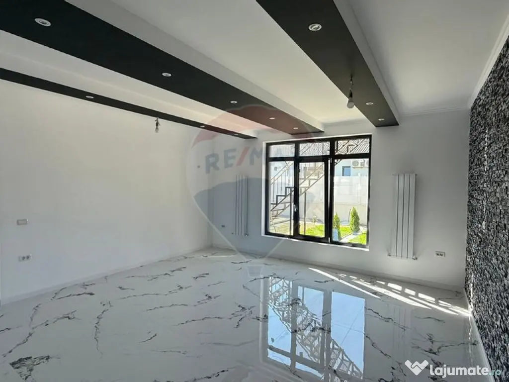 Casă / Vilă cu 4 camere strada Verde! 