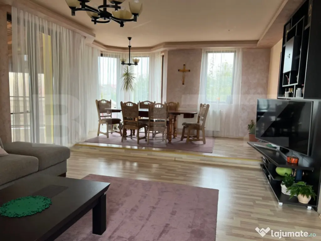 Casă individuală de vânzare în Nazna – 2200 mp teren,