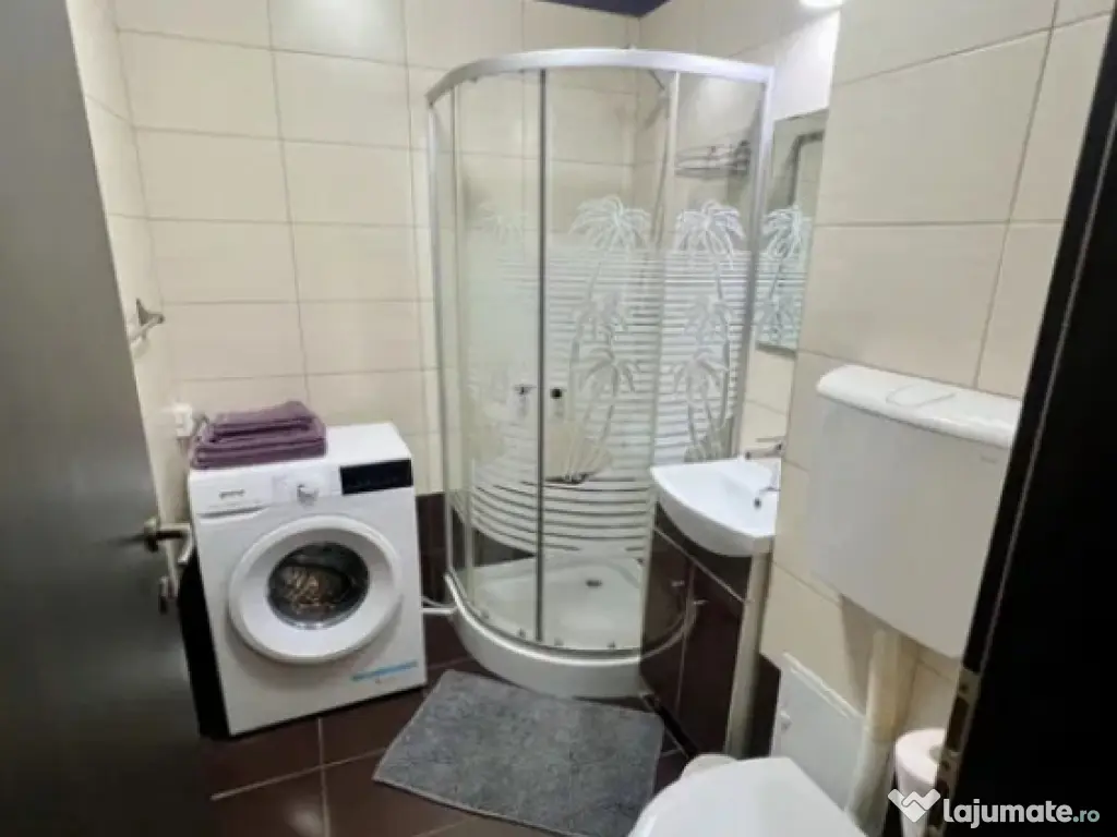 Garsoniera decomandat - zona Garii