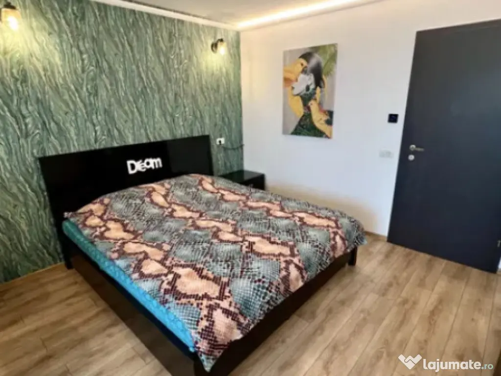 Garsoniera decomandat - zona Garii