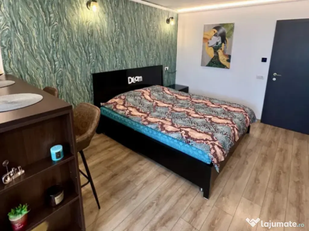 Garsoniera decomandat - zona Garii