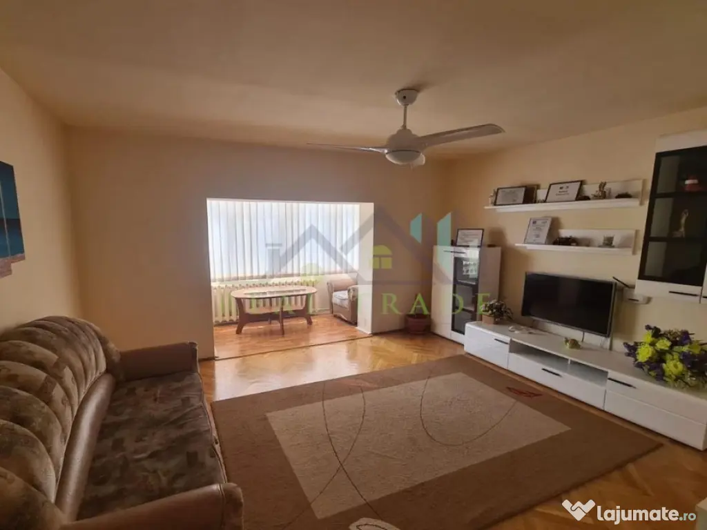 Apartament 3 camere decomandat Centrul Civic