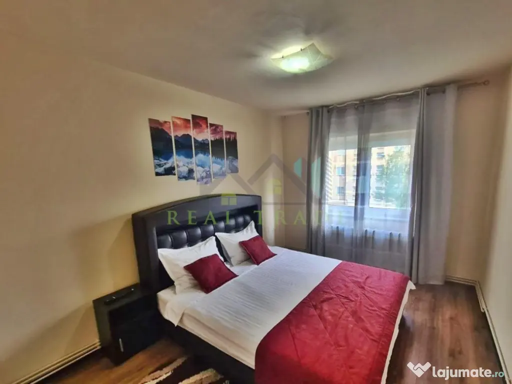 Apartament 3 camere decomandat Centrul Civic