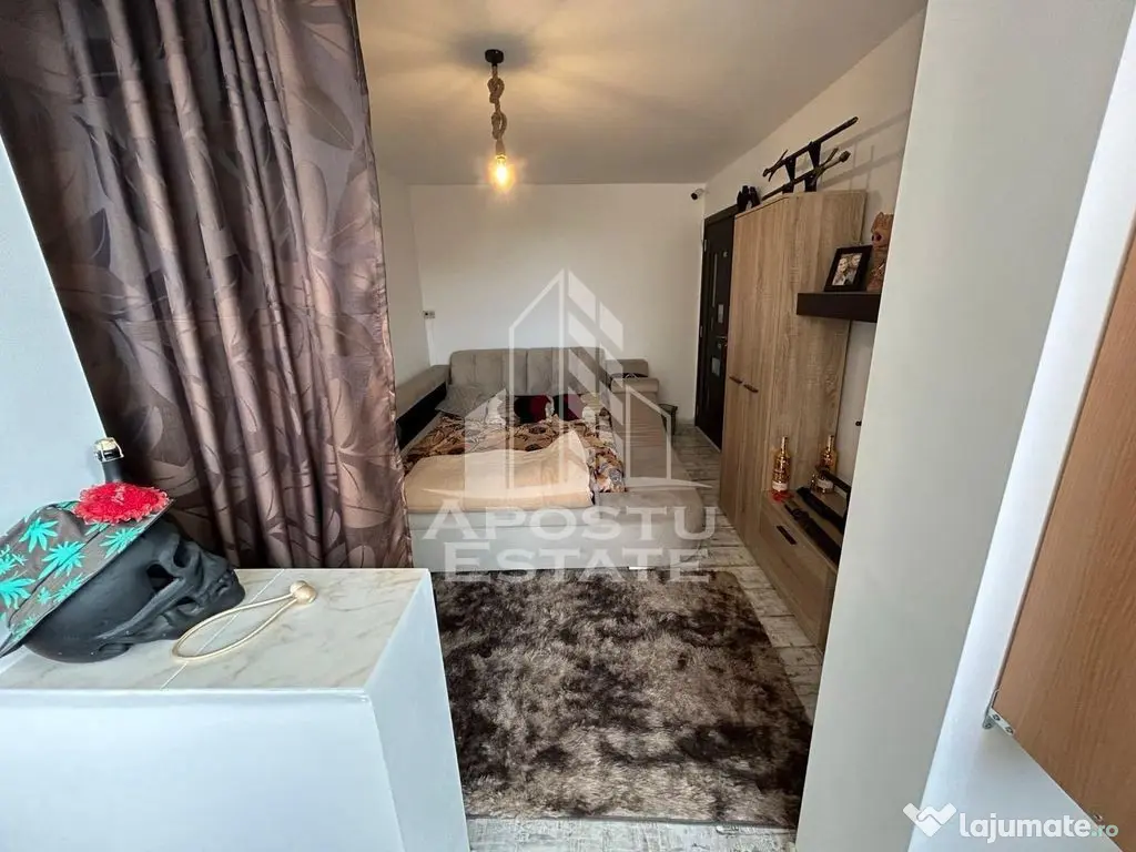 Apartament cu 2 camere, complet renovat, 2 balcoane, etaj... 