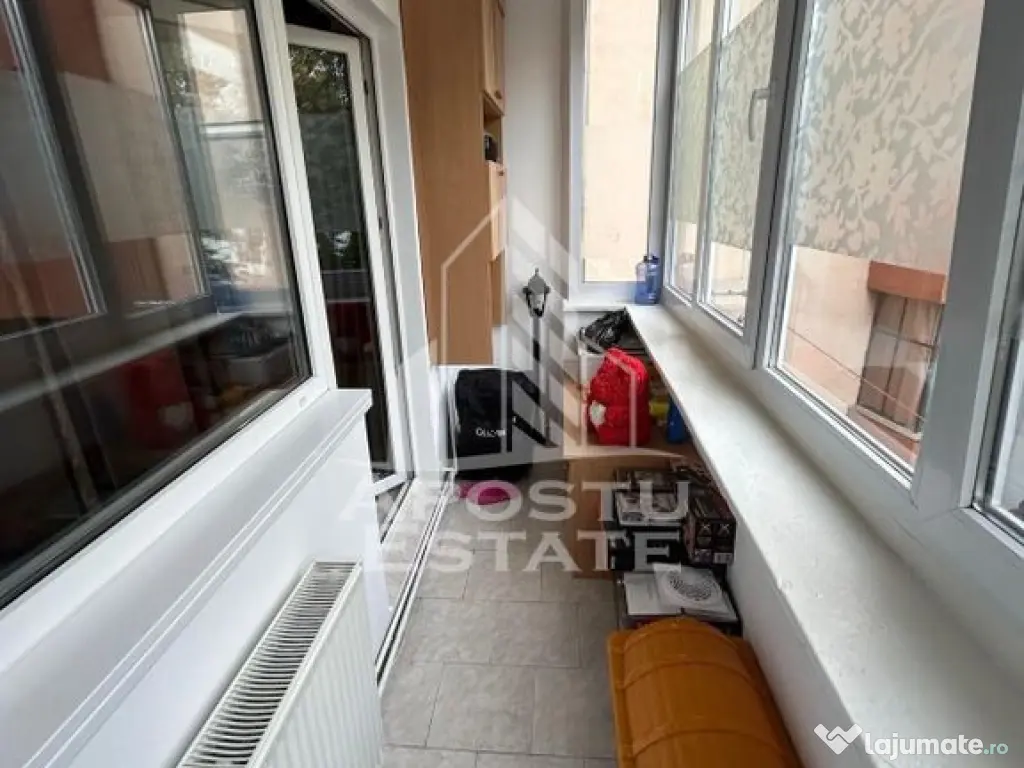 Apartament cu 2 camere, complet renovat, 2 balcoane, etaj... 