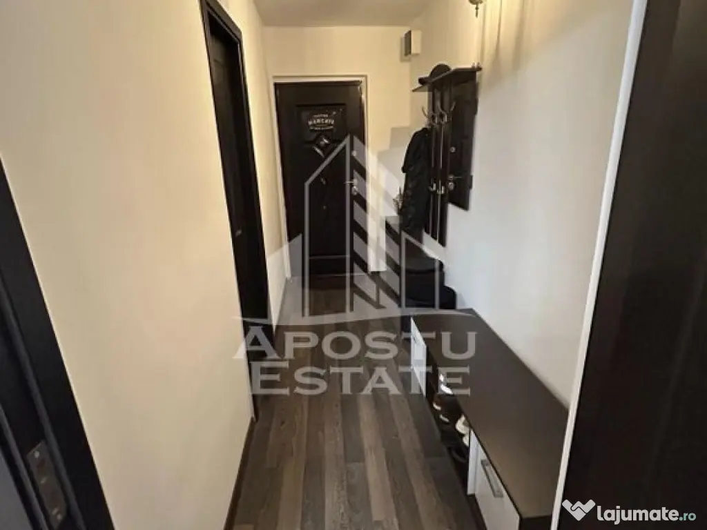 Apartament cu 2 camere, complet renovat, 2 balcoane, etaj... 