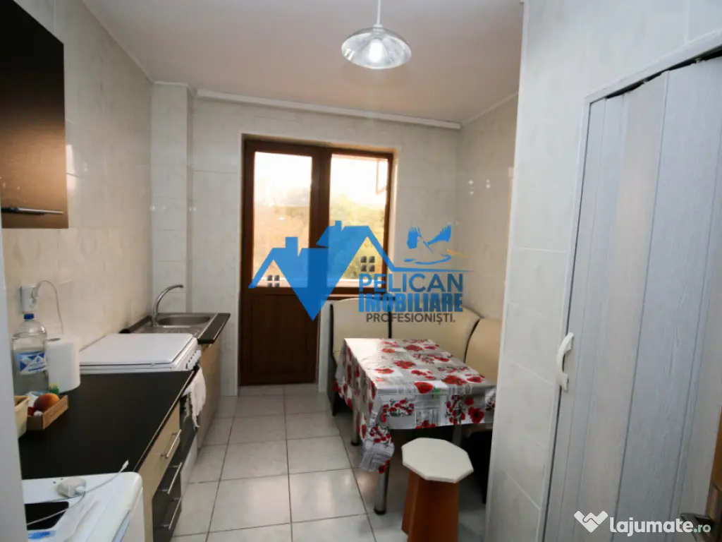 Vest, U-uri, 3 camere, decomandat, renovat 