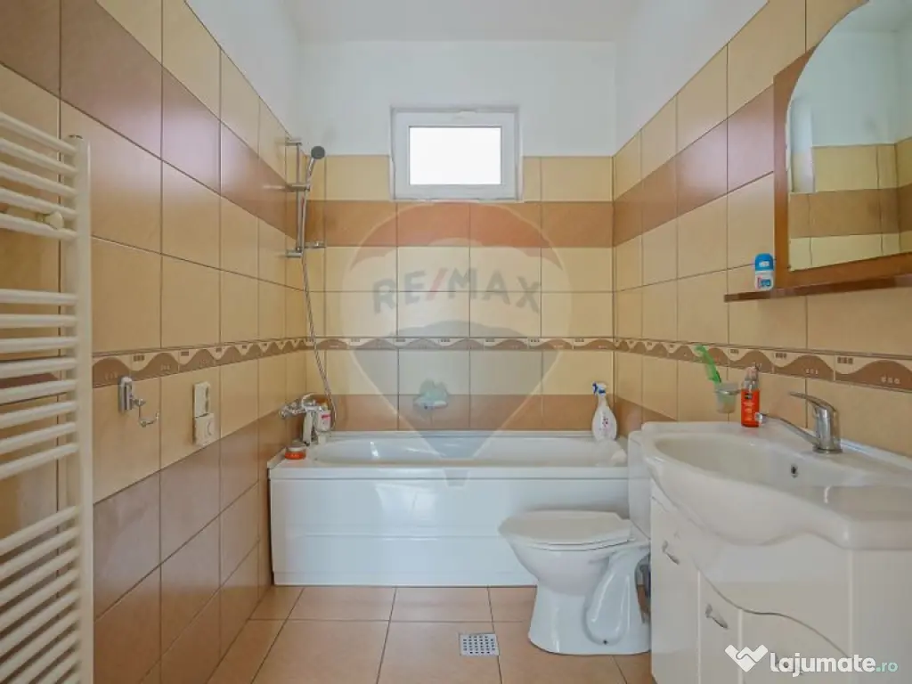 Spatiu Comercial/Afacere si casa de vânzare/zarnesti/Brasov 