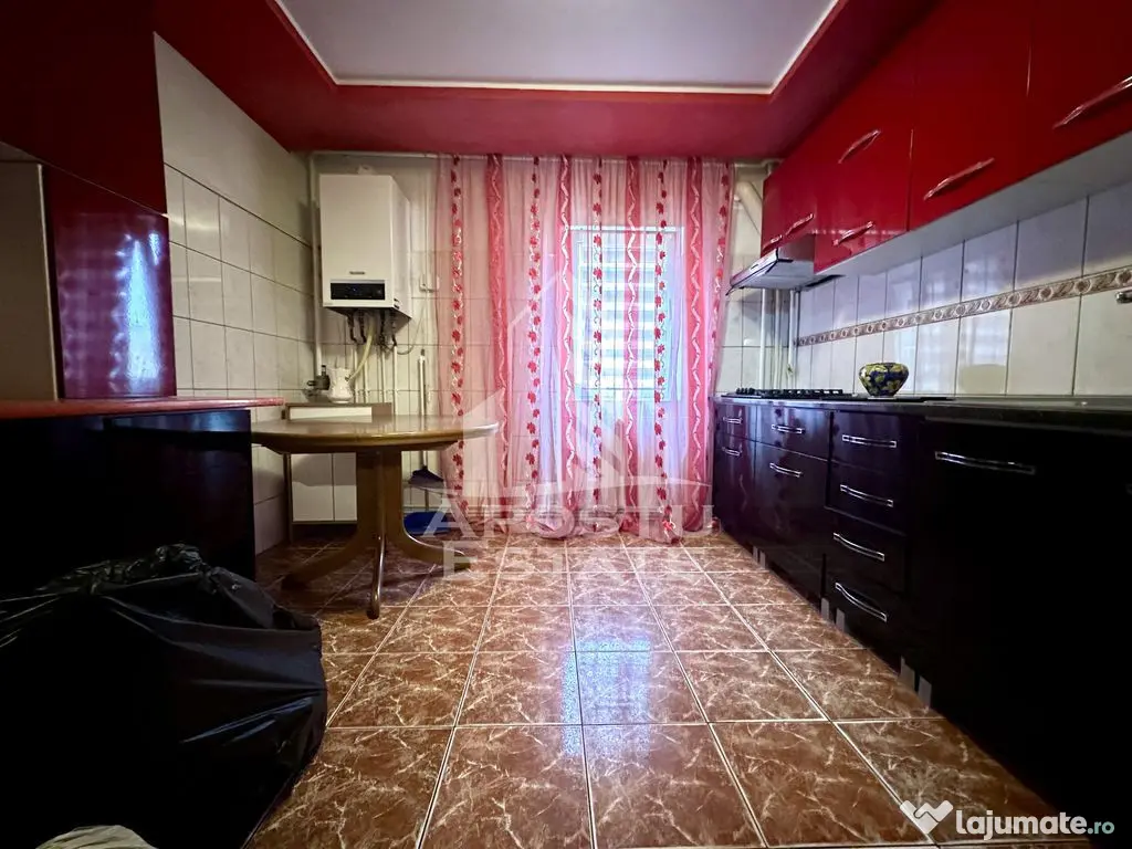 Apartament 3 camere, decomandat, etaj 2, zona Sagului 