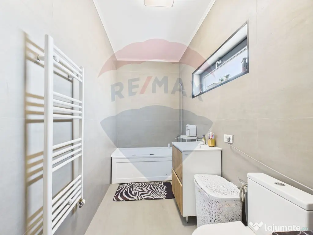 Duplex 85 mp utili, curte 200 mp – vedere la lac și p?...