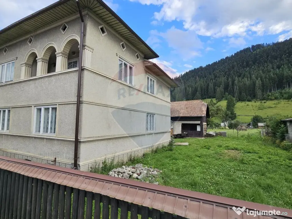 Casa 225 mp, teren intravilan 4822 mp C. Moldovenesc, Suc... 