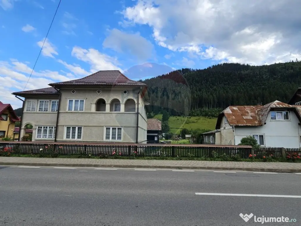 Casa 225 mp, teren intravilan 4822 mp C. Moldovenesc, Suc... 