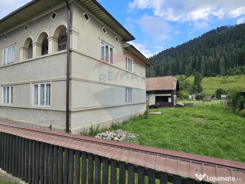 Casa 225 mp, teren intravilan 4822 mp C. Moldovenesc, Suc... 