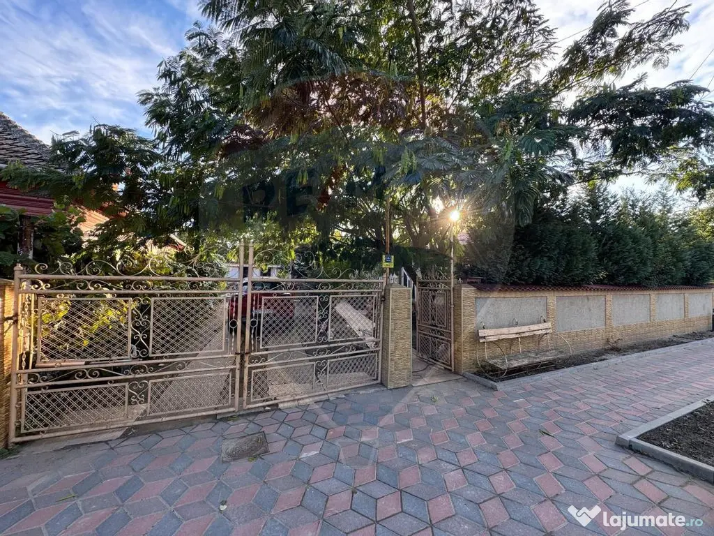 Casă / Vilă cu 6 camere de vânzare în zona Sud 