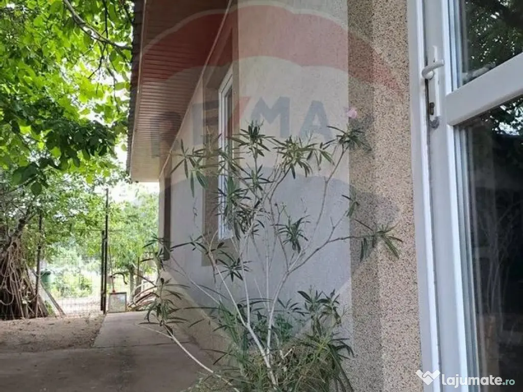 Casă / Vilă cu 6 camere de vânzare în zona Sud 