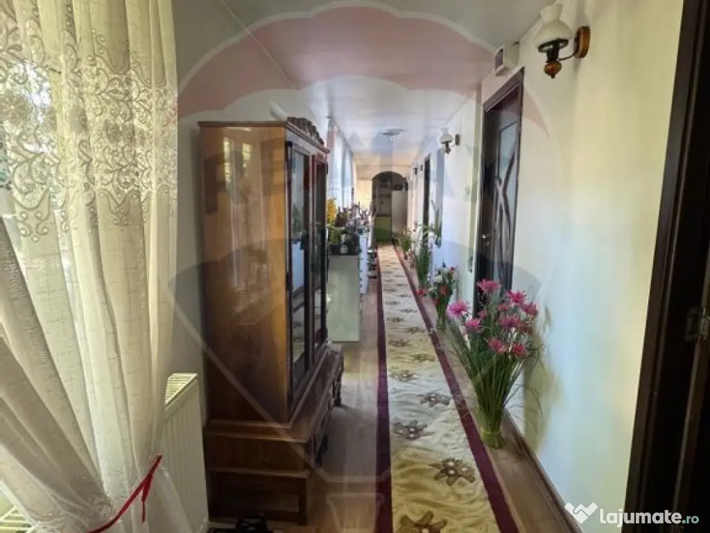 Casă / Vilă cu 6 camere de vânzare în zona Sud 