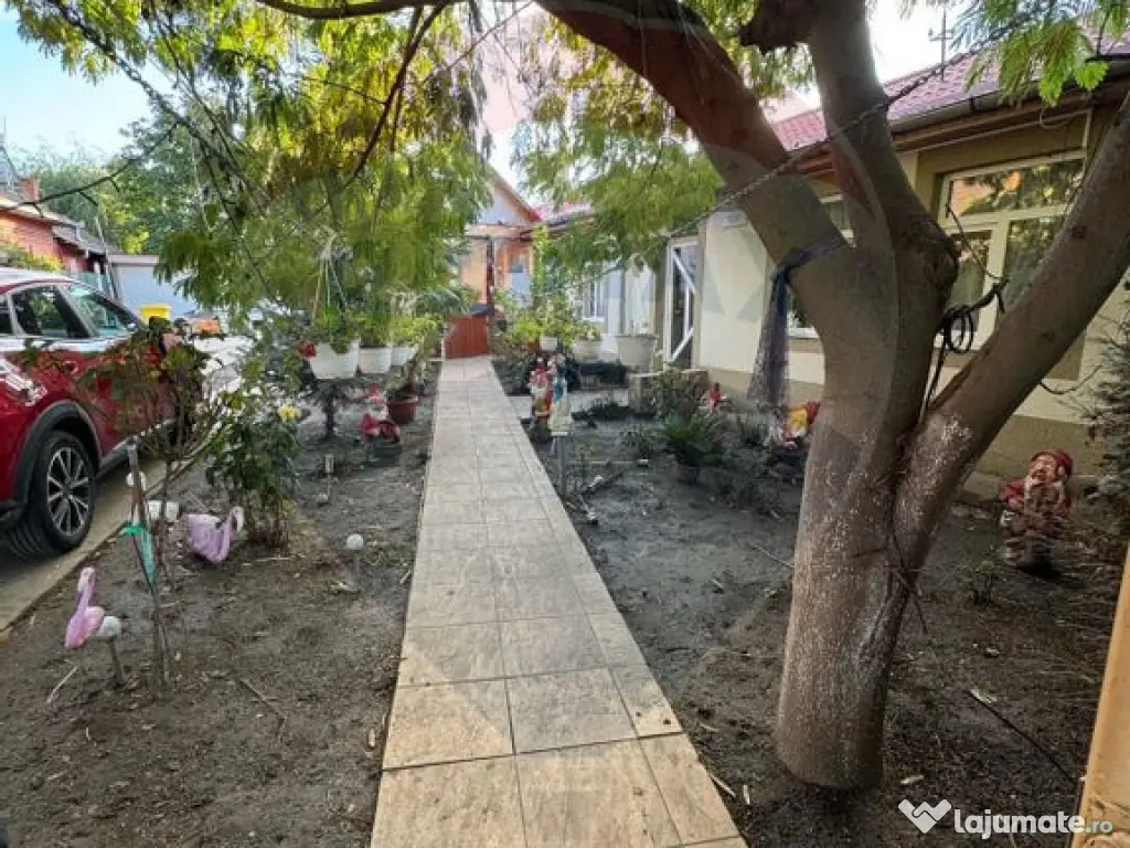 Casă / Vilă cu 6 camere de vânzare în zona Sud 