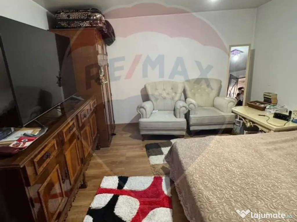 Casă / Vilă cu 6 camere de vânzare în zona Sud 