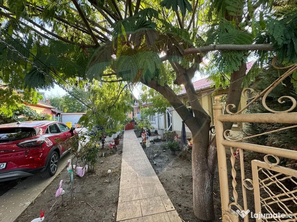 Casă / Vilă cu 6 camere de vânzare în zona Sud 